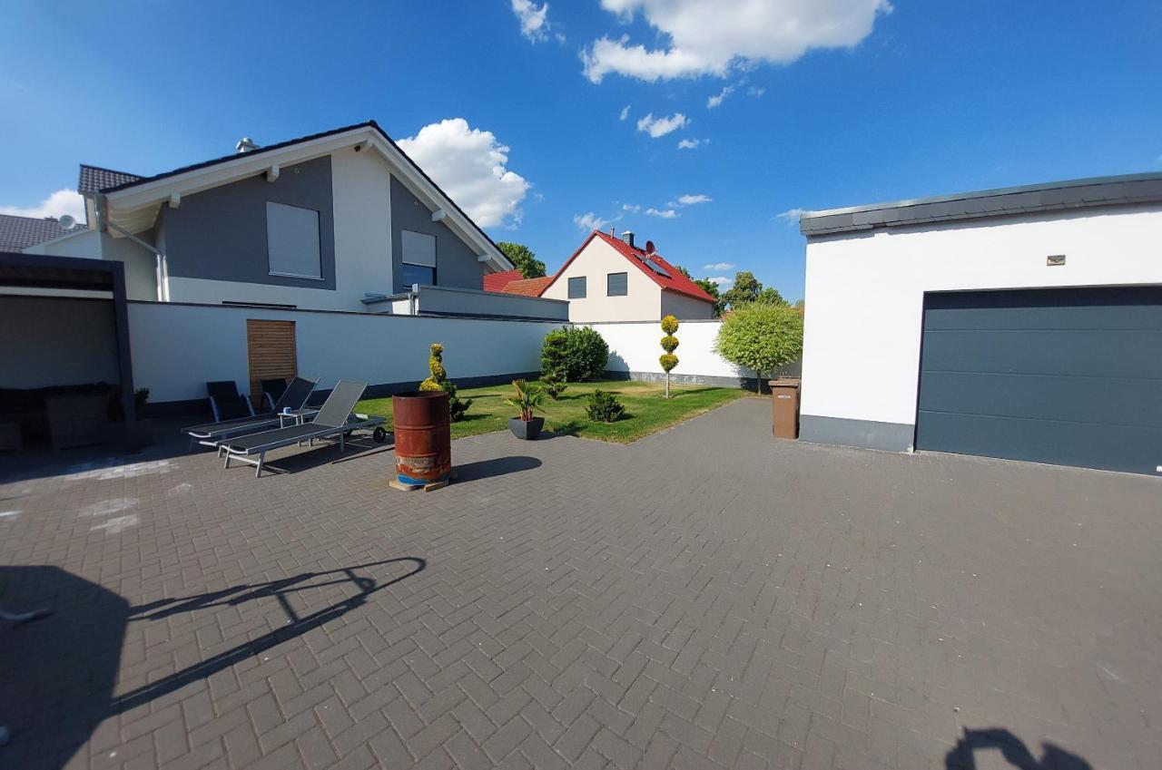 Ganze Ferienwohnung 5 Km Von Erfurt, Mit Kaffeevollautomat, Tv, Wlan, Boxspringbett, Schlafsofa Und Einkaufsmoeglichkeiten, Sehr Gute Anbindung Zur A71 Und A4, Kostenloser Oeff Parkplatz Fuer Pkw Und Transporter Elxleben ภายนอก รูปภาพ