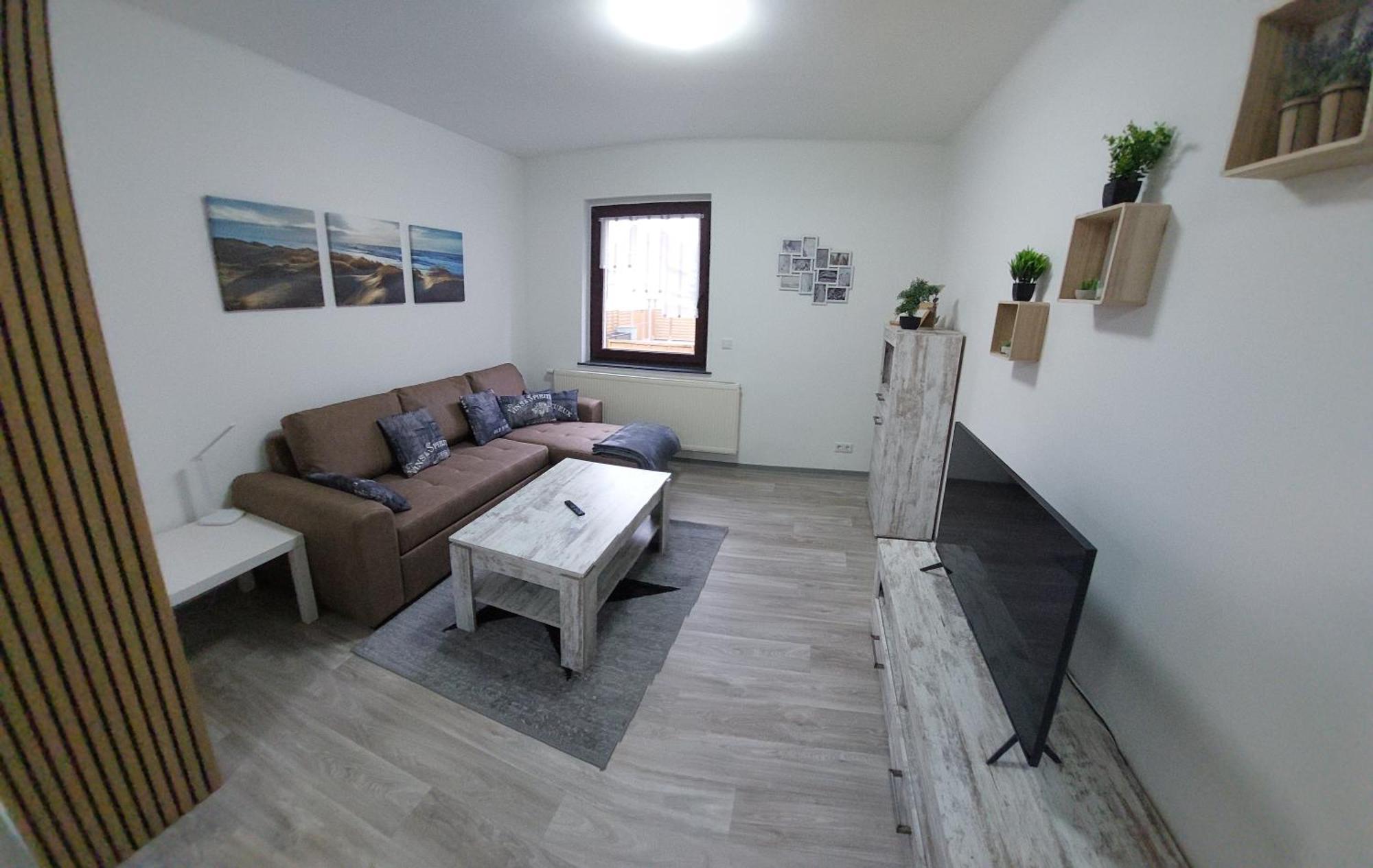 Ganze Ferienwohnung 5 Km Von Erfurt, Mit Kaffeevollautomat, Tv, Wlan, Boxspringbett, Schlafsofa Und Einkaufsmoeglichkeiten, Sehr Gute Anbindung Zur A71 Und A4, Kostenloser Oeff Parkplatz Fuer Pkw Und Transporter Elxleben ภายนอก รูปภาพ