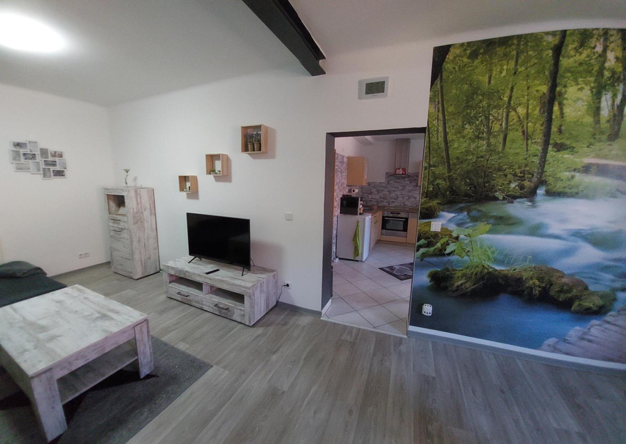 Ganze Ferienwohnung 5 Km Von Erfurt, Mit Kaffeevollautomat, Tv, Wlan, Boxspringbett, Schlafsofa Und Einkaufsmoeglichkeiten, Sehr Gute Anbindung Zur A71 Und A4, Kostenloser Oeff Parkplatz Fuer Pkw Und Transporter Elxleben ภายนอก รูปภาพ