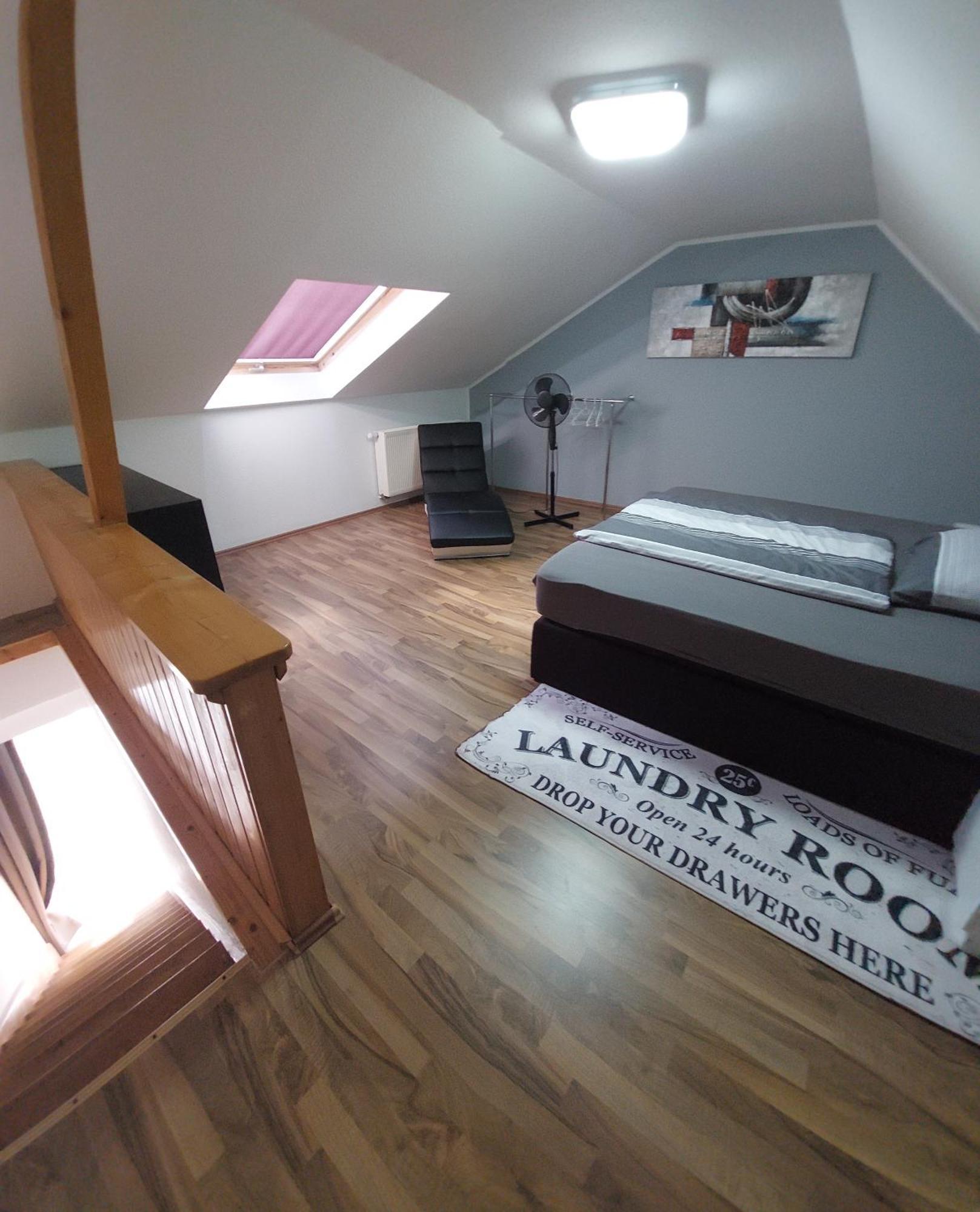 Ganze Ferienwohnung 5 Km Von Erfurt, Mit Kaffeevollautomat, Tv, Wlan, Boxspringbett, Schlafsofa Und Einkaufsmoeglichkeiten, Sehr Gute Anbindung Zur A71 Und A4, Kostenloser Oeff Parkplatz Fuer Pkw Und Transporter Elxleben ภายนอก รูปภาพ
