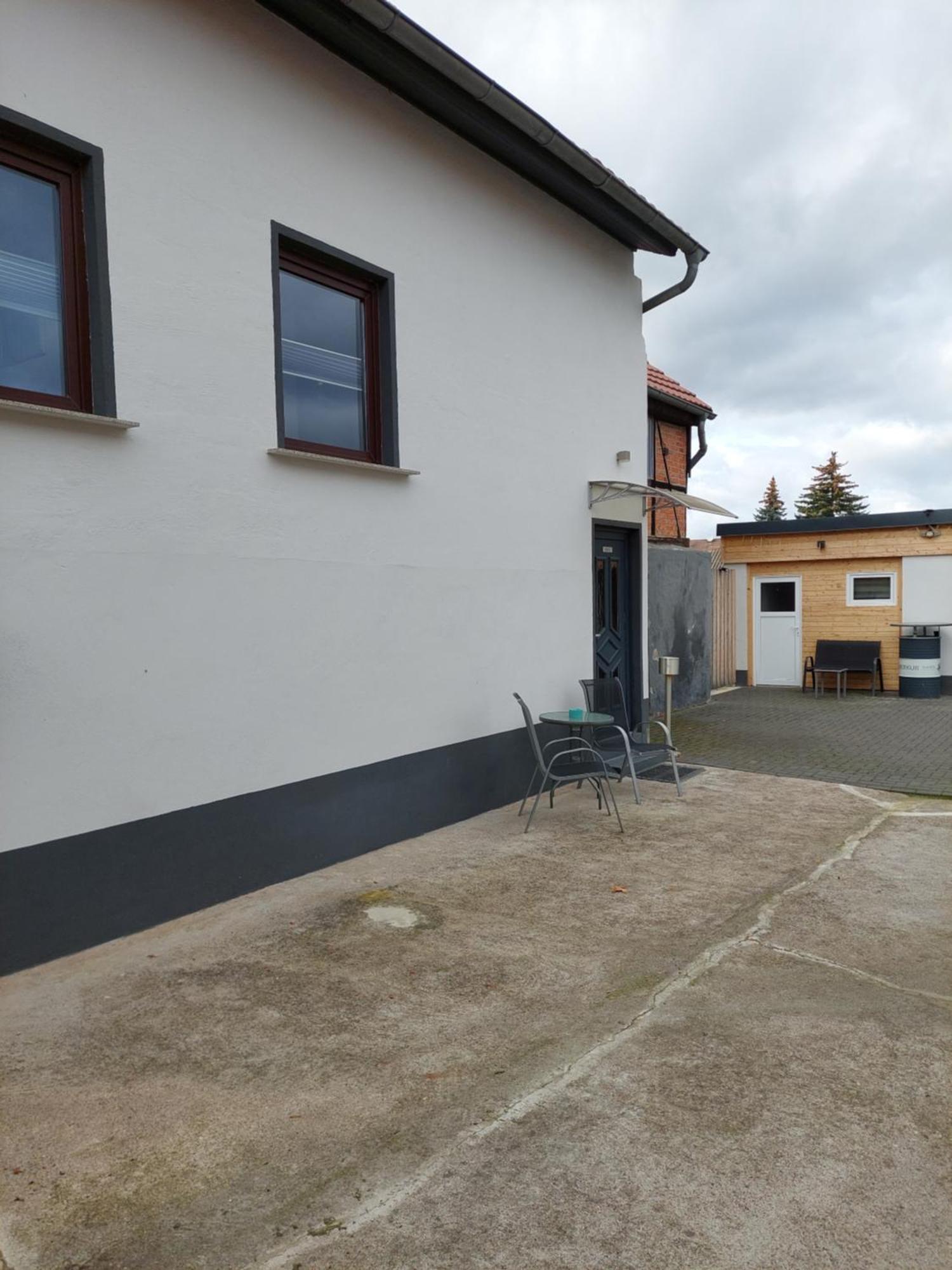 Ganze Ferienwohnung 5 Km Von Erfurt, Mit Kaffeevollautomat, Tv, Wlan, Boxspringbett, Schlafsofa Und Einkaufsmoeglichkeiten, Sehr Gute Anbindung Zur A71 Und A4, Kostenloser Oeff Parkplatz Fuer Pkw Und Transporter Elxleben ภายนอก รูปภาพ
